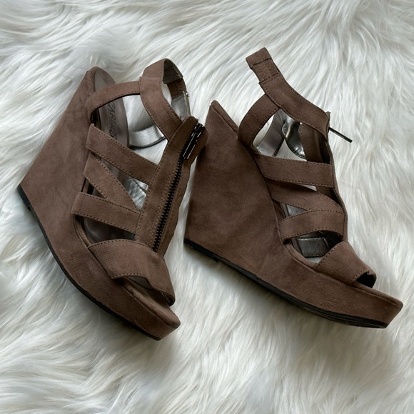 Carlos Santana Nude Wedge Zip Wedge - Picture 4 of 7